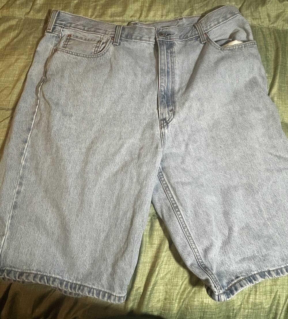Levi 469 Size 42